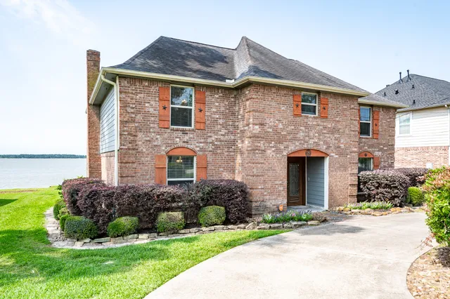 $625,000 | 3623 Shore Shadows Drive, Crosby, TX 77532