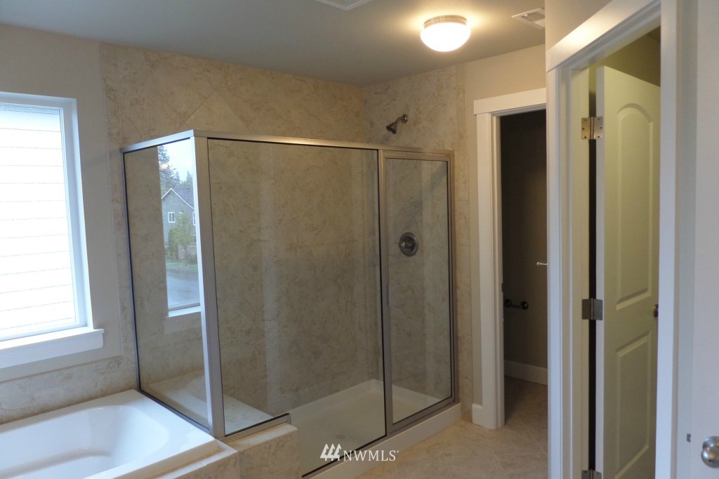 3818 163rd Place Southeast Bothell, WA 98012 - Photo 11 of 14 Gallery Image 11