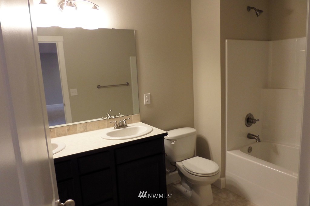 3818 163rd Place Southeast Bothell, WA 98012 - Photo 13 of 14 Gallery Image 13