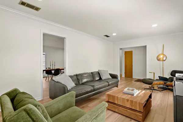 $2,500 | 11805 Oak Trail, Austin, TX 78753