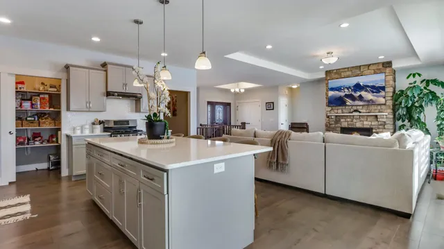 $624,900 | 51025 Ridge View Road, Osseo, WI 54758