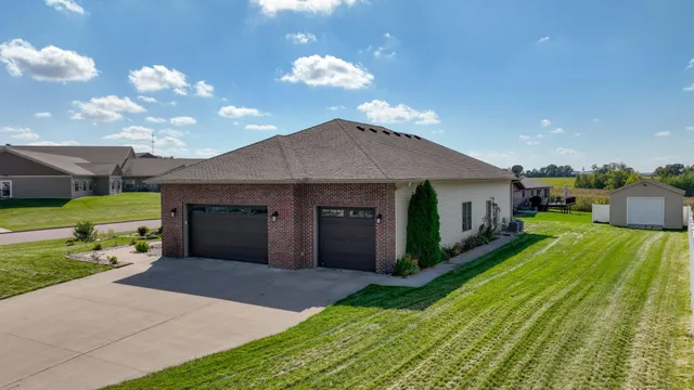 $624,900 | 51025 Ridge View Road, Osseo, WI 54758