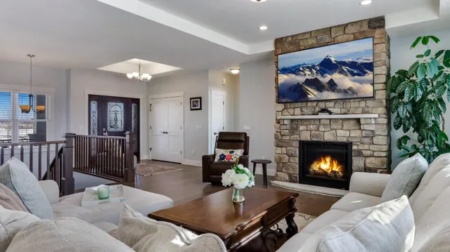 $624,900 | 51025 Ridge View Road, Osseo, WI 54758