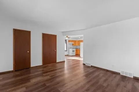 $1,595 | 137 South Judge Drive, Saukville, WI 53080