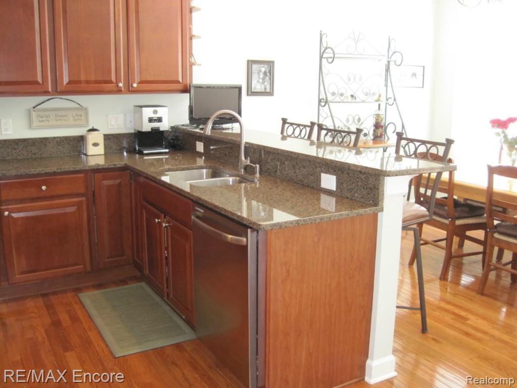 3687 Tremonte Circle, Unit 73 Rochester, MI 48306 - Photo 13 of 43 Kitchen - View 4