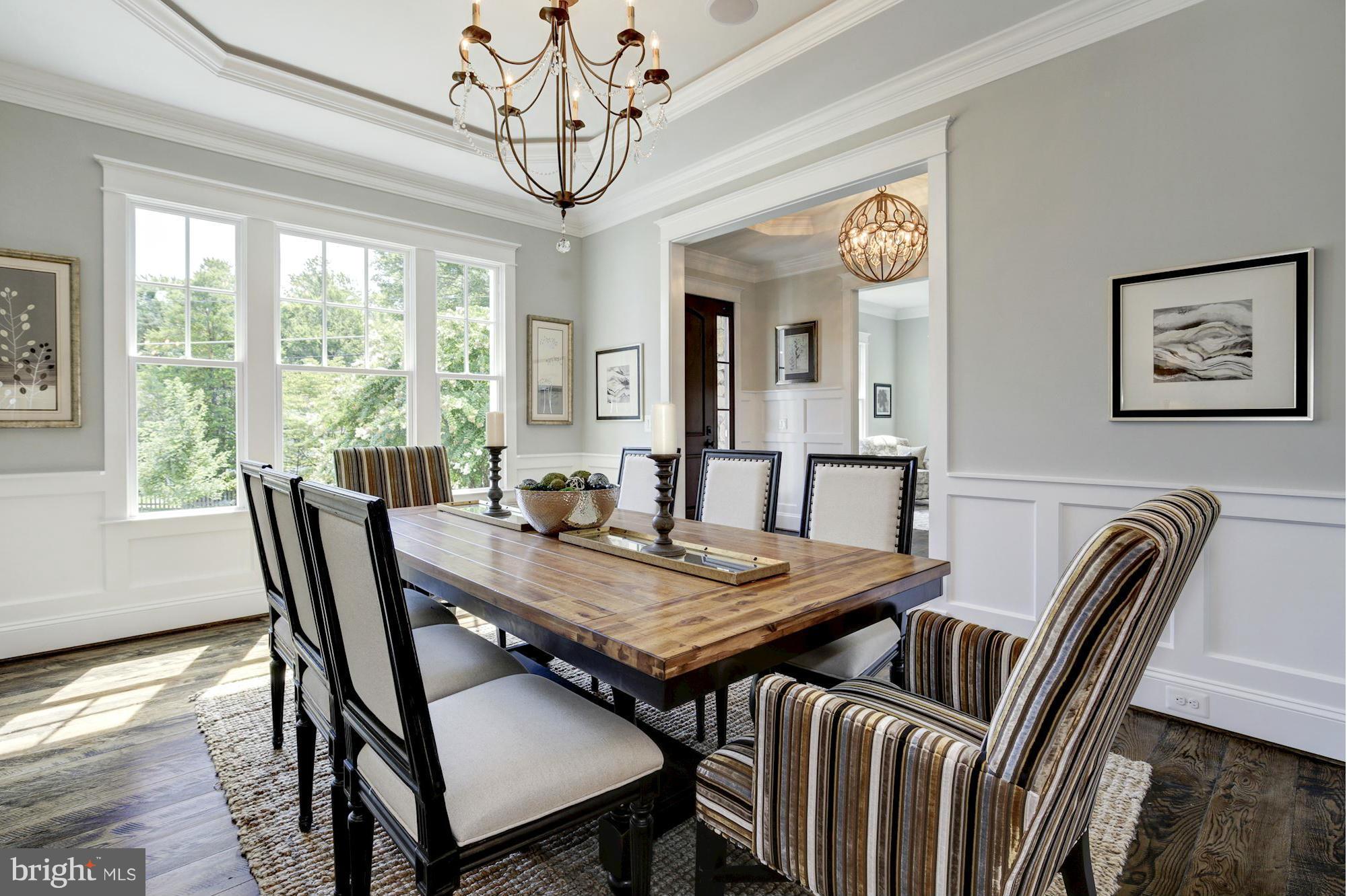 1600 Brookside Road McLean, VA 22101 - Photo 4 of 29 DRw/tray ceiling cove light, chandelier, rich trim