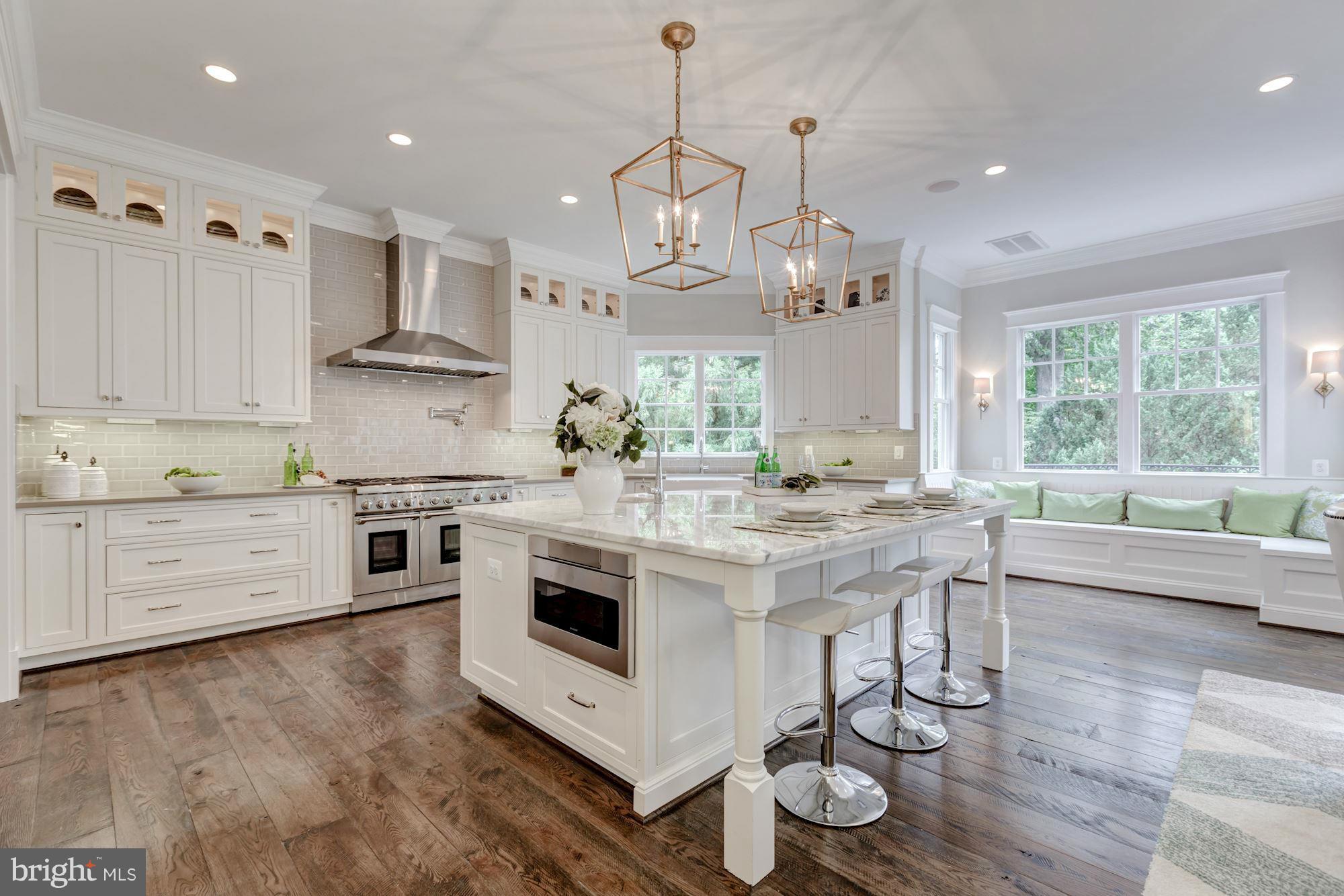 1600 Brookside Road McLean, VA 22101 - Photo 6 of 29 True Chef's Kit w/custom cabinetry, quartz counter