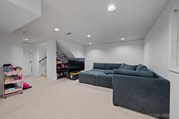 $399,000 | 292 Shadow Bend Drive, Unit 292, Wheeling, IL 60090