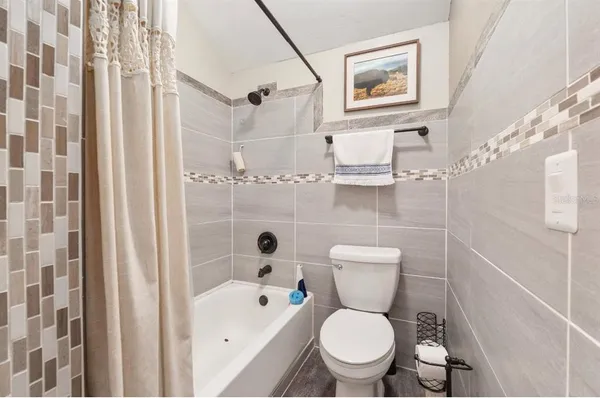 $183,000 | 3468 Northwest 37th Avenue, Gainesville, FL 32605