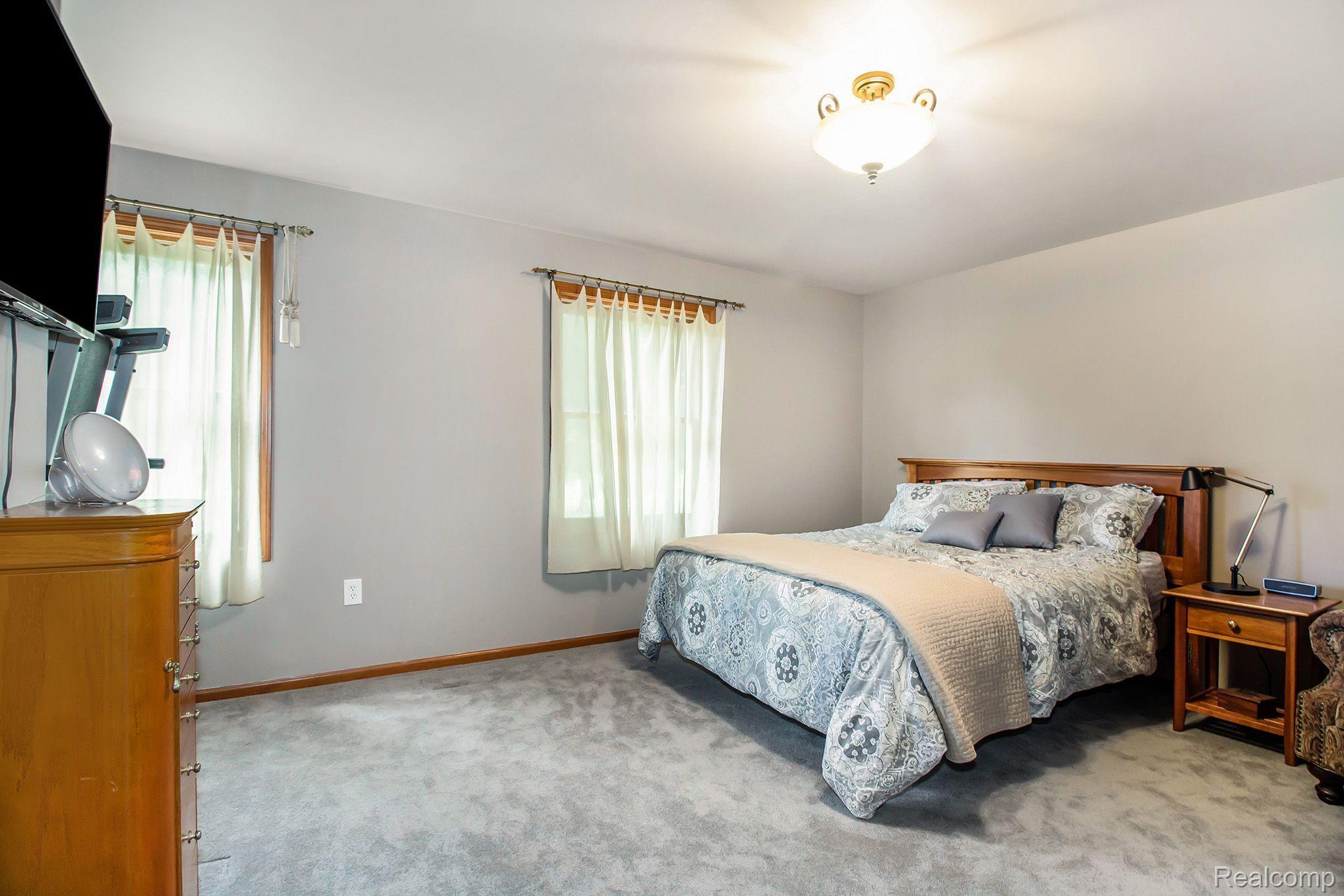 9070 White Road Linden, MI 48451 - Photo 21 of 29 First floor master bedroom