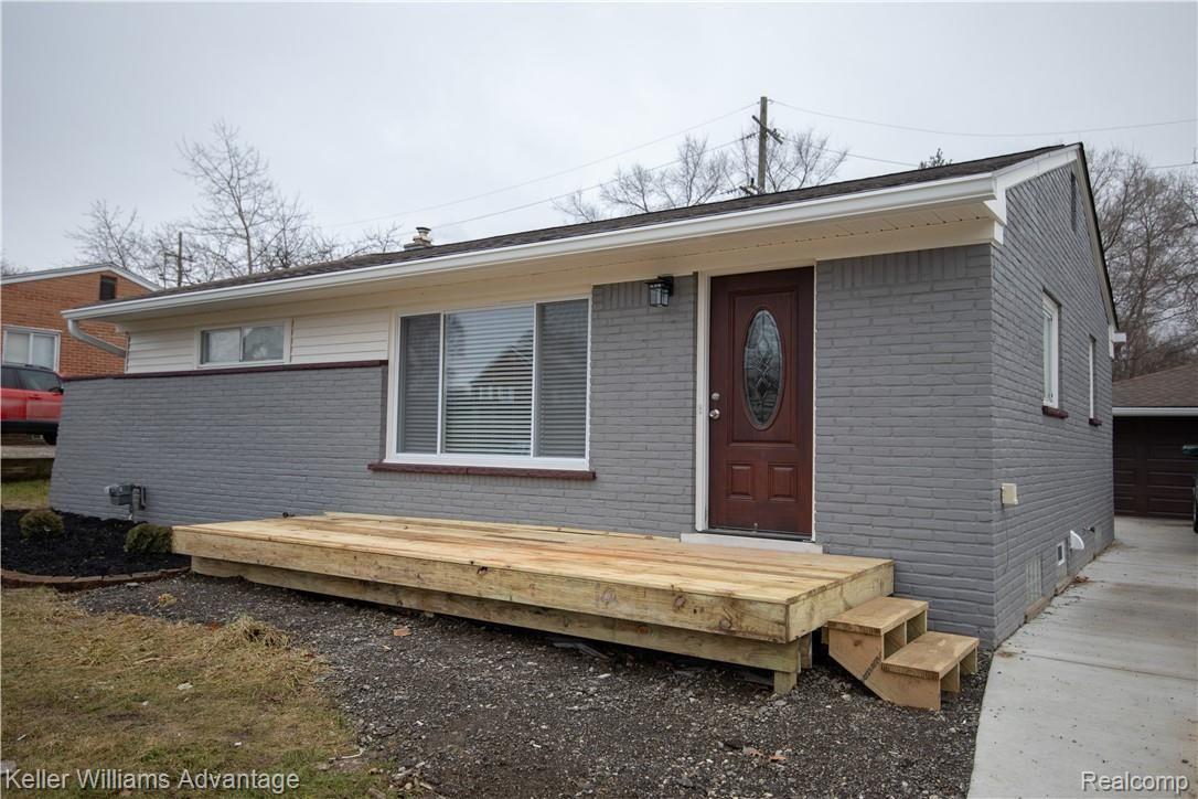 499 West Tienken Road Rochester, MI 48306 - Photo 2 of 26 9N7A0548.jpg