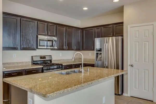 $2,795 | 2582 West Kit Carson Trail, Phoenix, AZ 85086