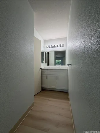 $2,500 | 441 Mananai Place, Unit 40F, Honolulu, HI 96818