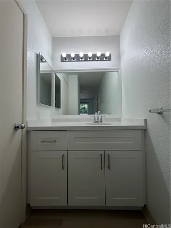 $2,500 | 441 Mananai Place, Unit 40F, Honolulu, HI 96818