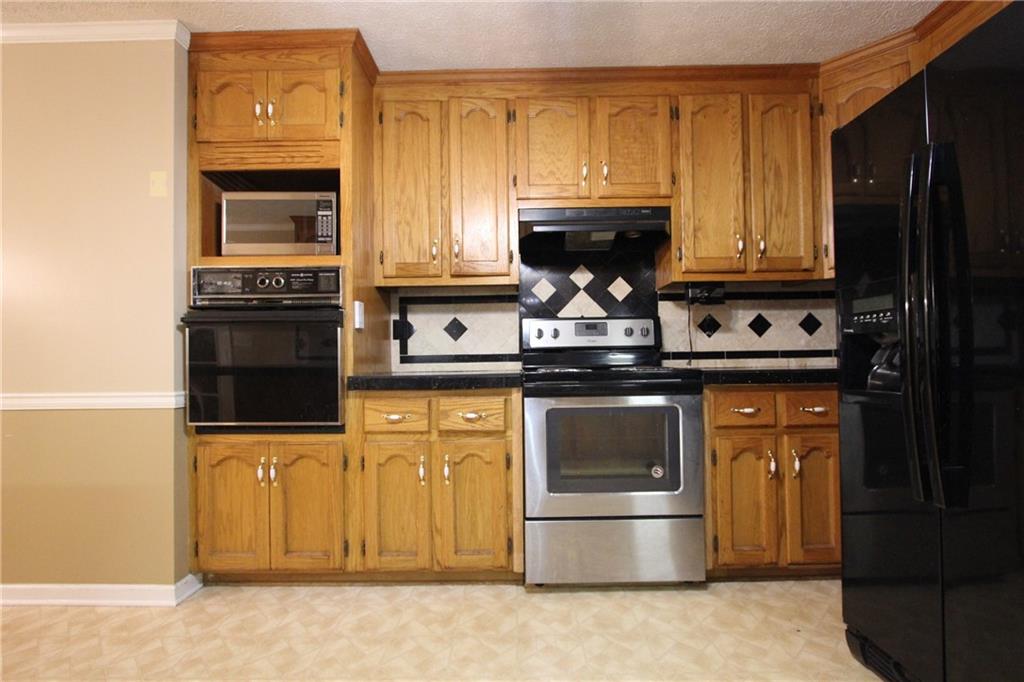 818 Springlake Road Lawrenceville, GA 30045 - Photo 6 of 64