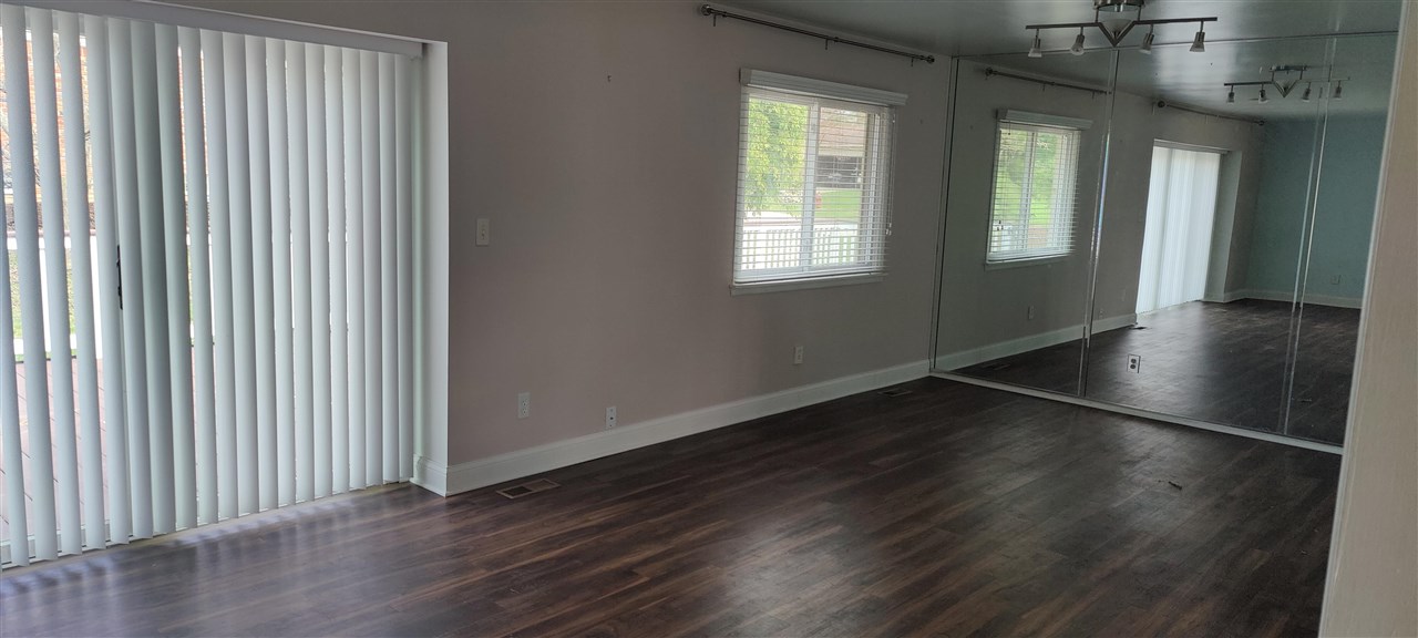 29910 High Valley Road Farmington, MI 48331 - Photo 15 of 34 50071405-14.JPG