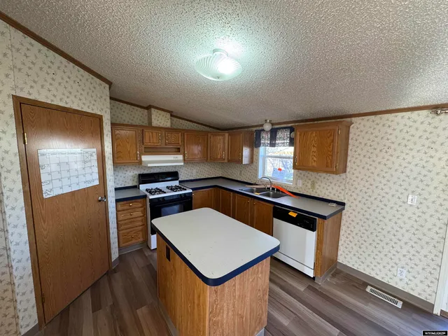 $199,900 | 1024 Piedmont Circle, Riverton, WY 82501