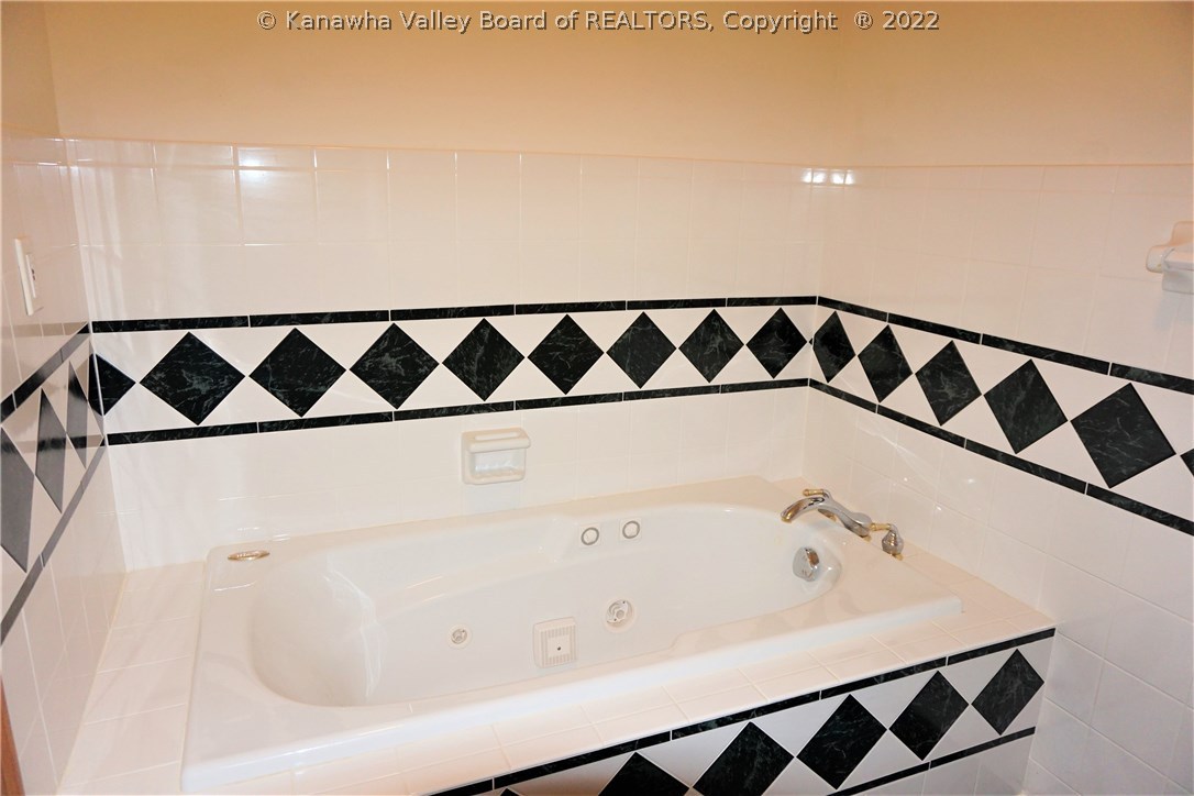 2018 Cross Creek Road Buffalo, WV 25033 - Photo 20 of 29 Gallery Image 20