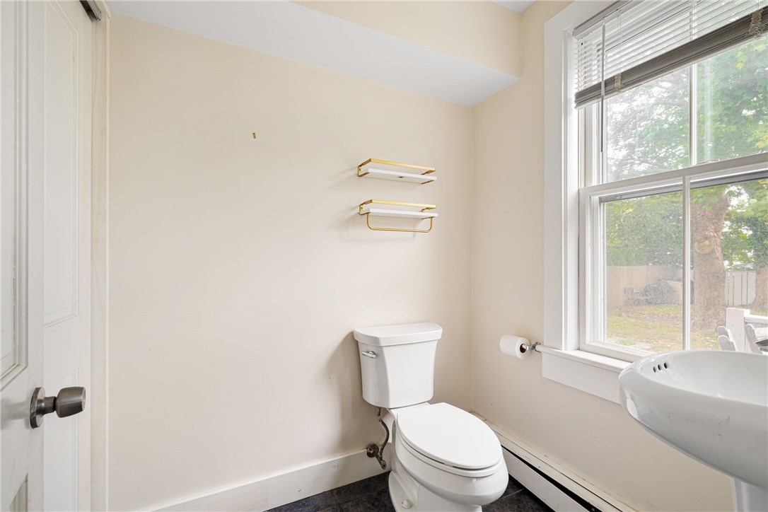 7 Marsh Street Newport, RI 02840 - Photo 11 of 29