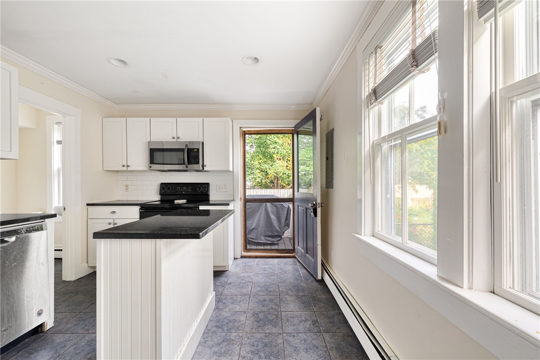 7 Marsh Street Newport, RI 02840 - Photo 8 of 29