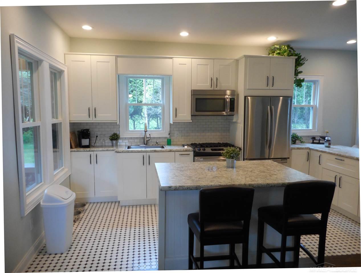 8814 South Lake Shore Road Harbor Beach, MI 48441 - Photo 18 of 37 31302867-18.JPG