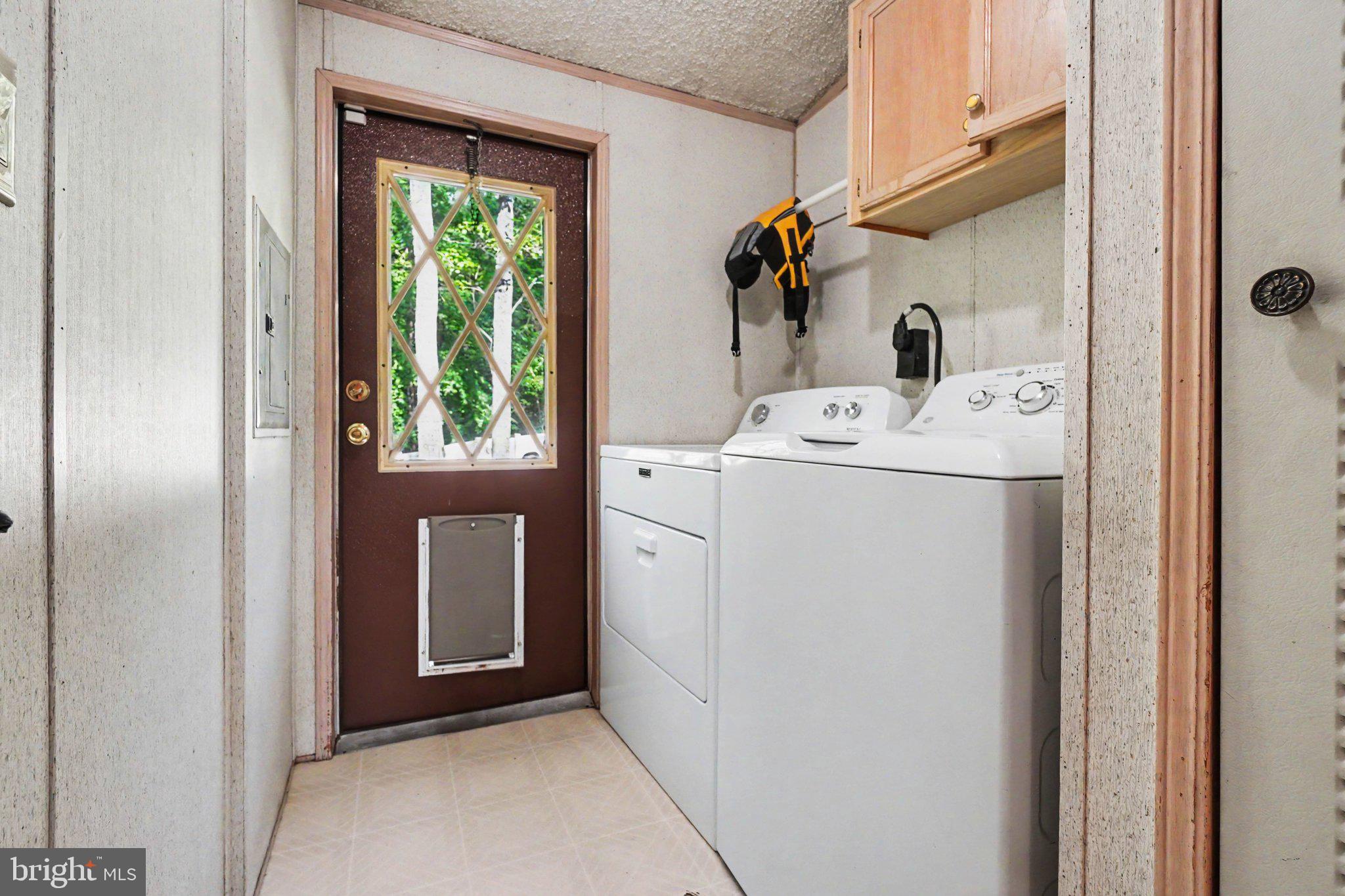 46 Pisgah Rest Shermans Dale, PA 17090 - Photo 24 of 36 a utility room with dryer and washer