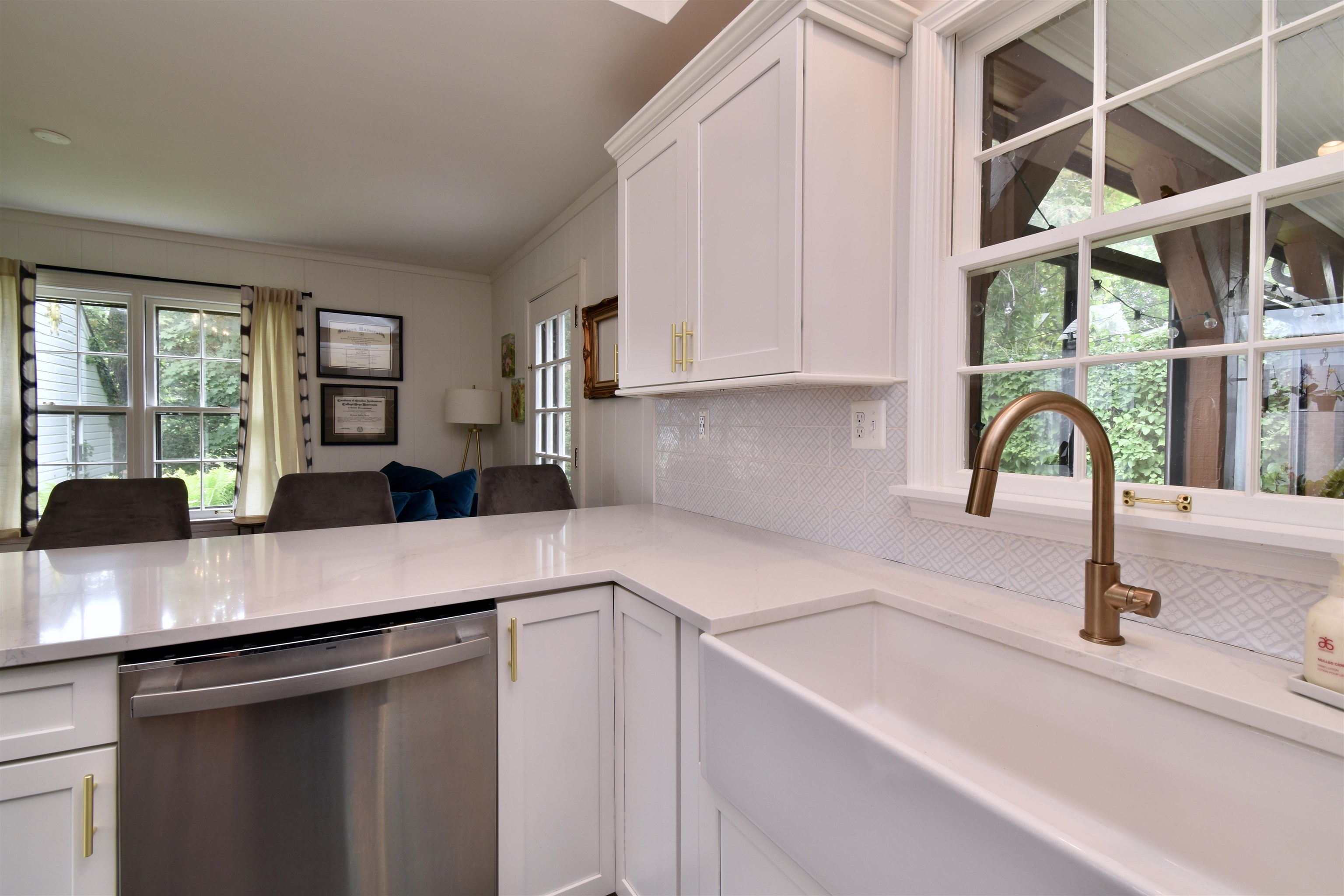 330 Kerby Road Grosse Pointe, MI 48236 - Photo 17 of 34 50112336-16.JPG
