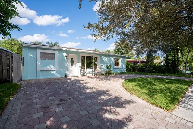 6821 Southwest 17th St