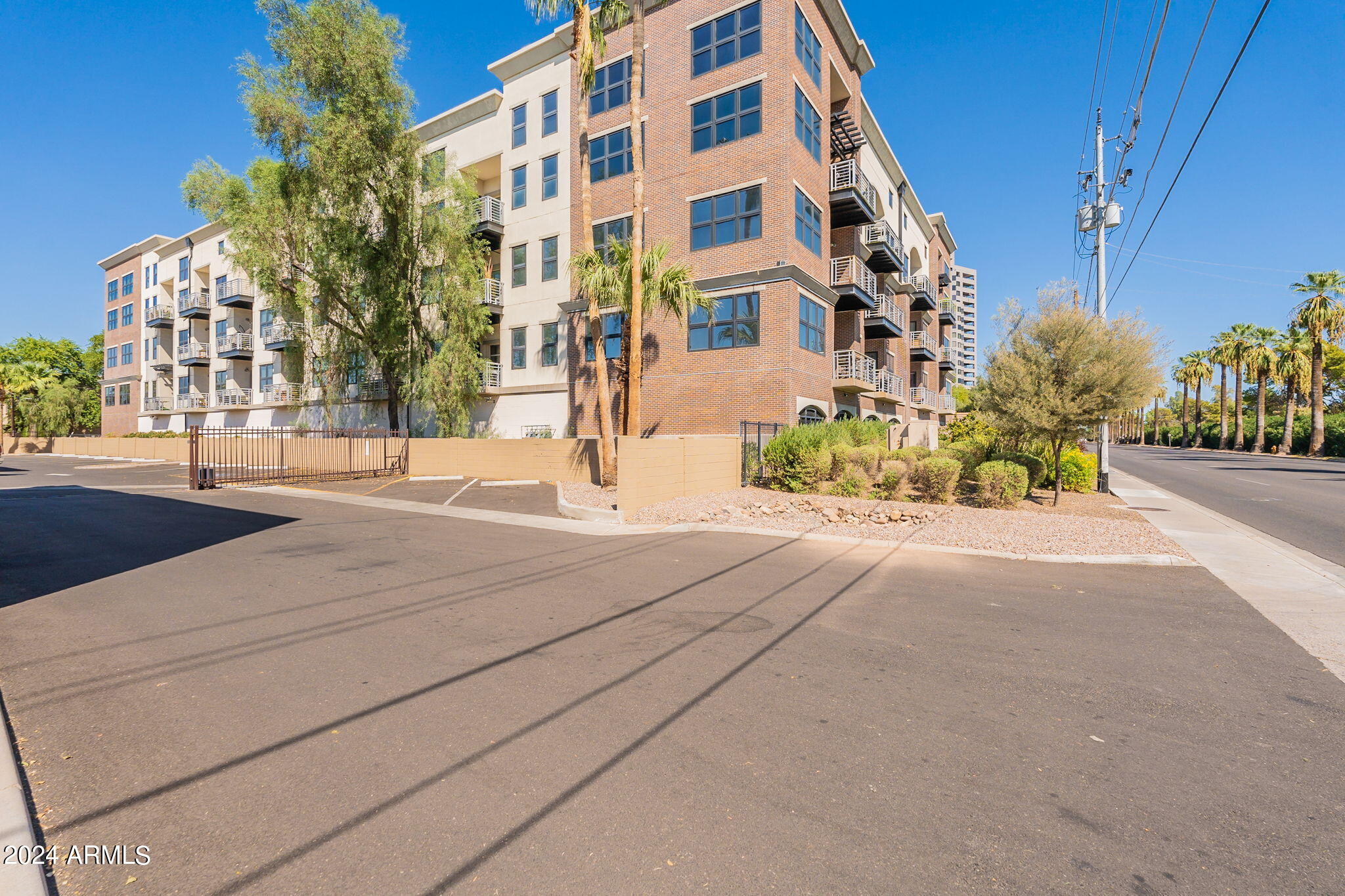 914 East Osborn Road, Unit 416 Phoenix, AZ 85014 - Photo 11 of 44 a view of building with street