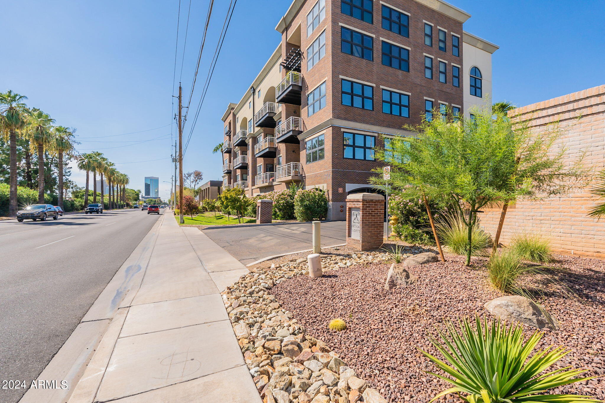 914 East Osborn Road, Unit 416 Phoenix, AZ 85014 - Photo 7 of 44 3-web-or-mls-Osborn-3