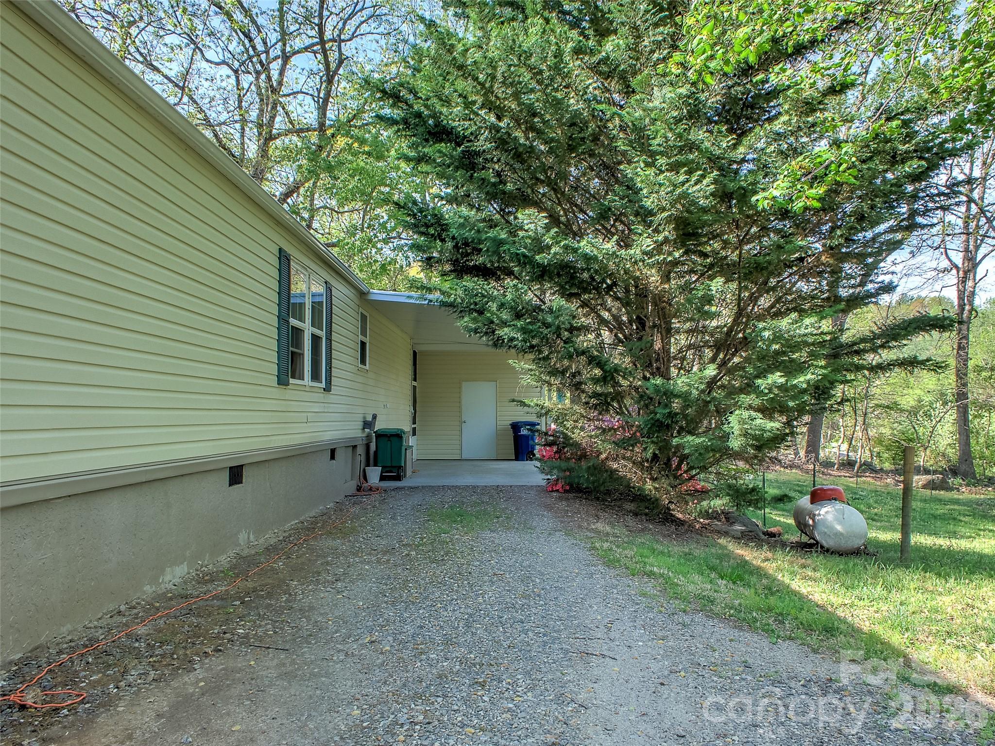 11 Rector Road Weaverville, NC 28787 - Photo 13 of 36