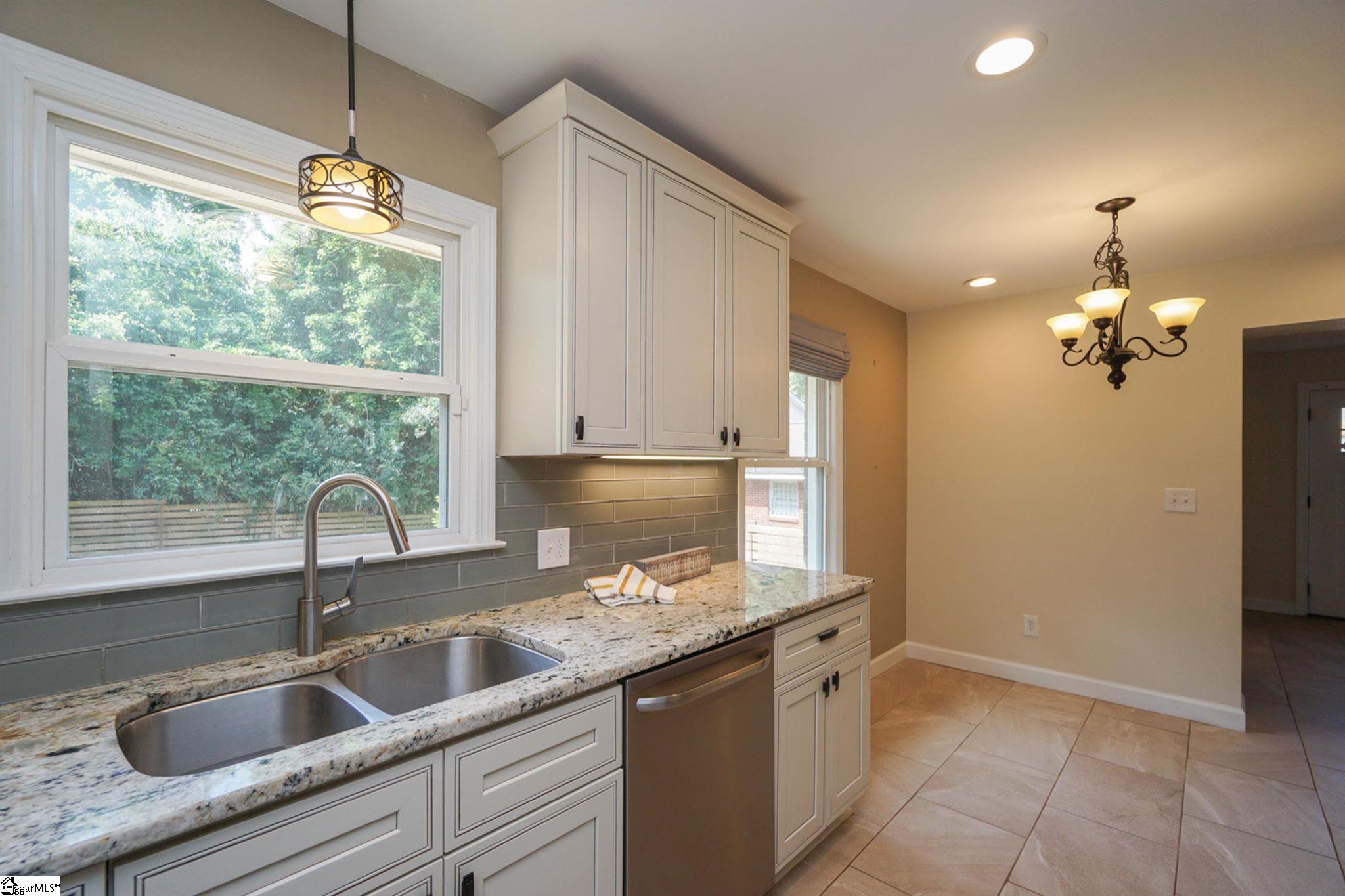 412 Glenn Road Greenville, SC 29607 - Photo 4 of 31 Gallery Image 4