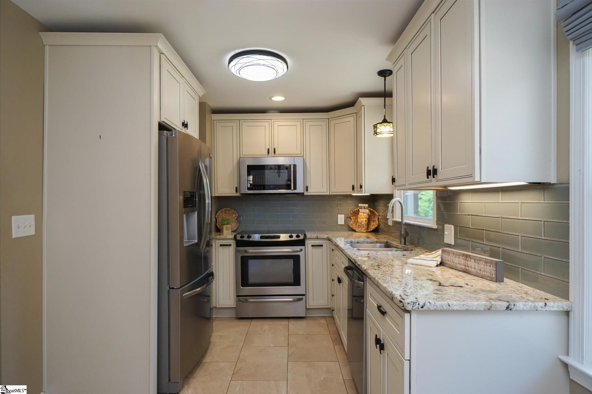 412 Glenn Road Greenville, SC 29607 - Photo 5 of 31 Gallery Image 5