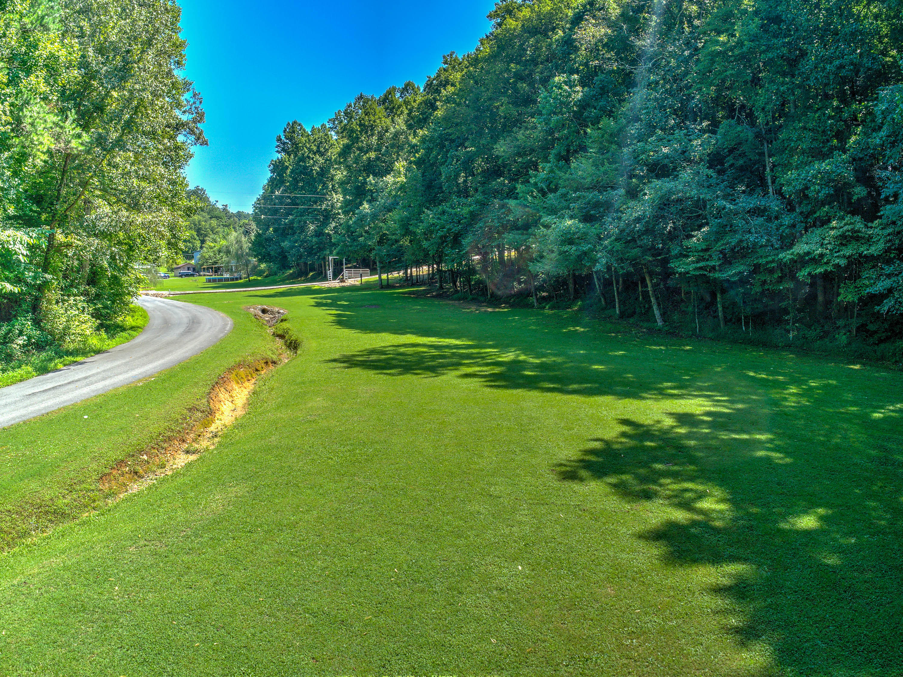 875 Frank Roberts Road Afton, TN 37616 - Photo 6 of 35 875 Frank Roberts Rd-23