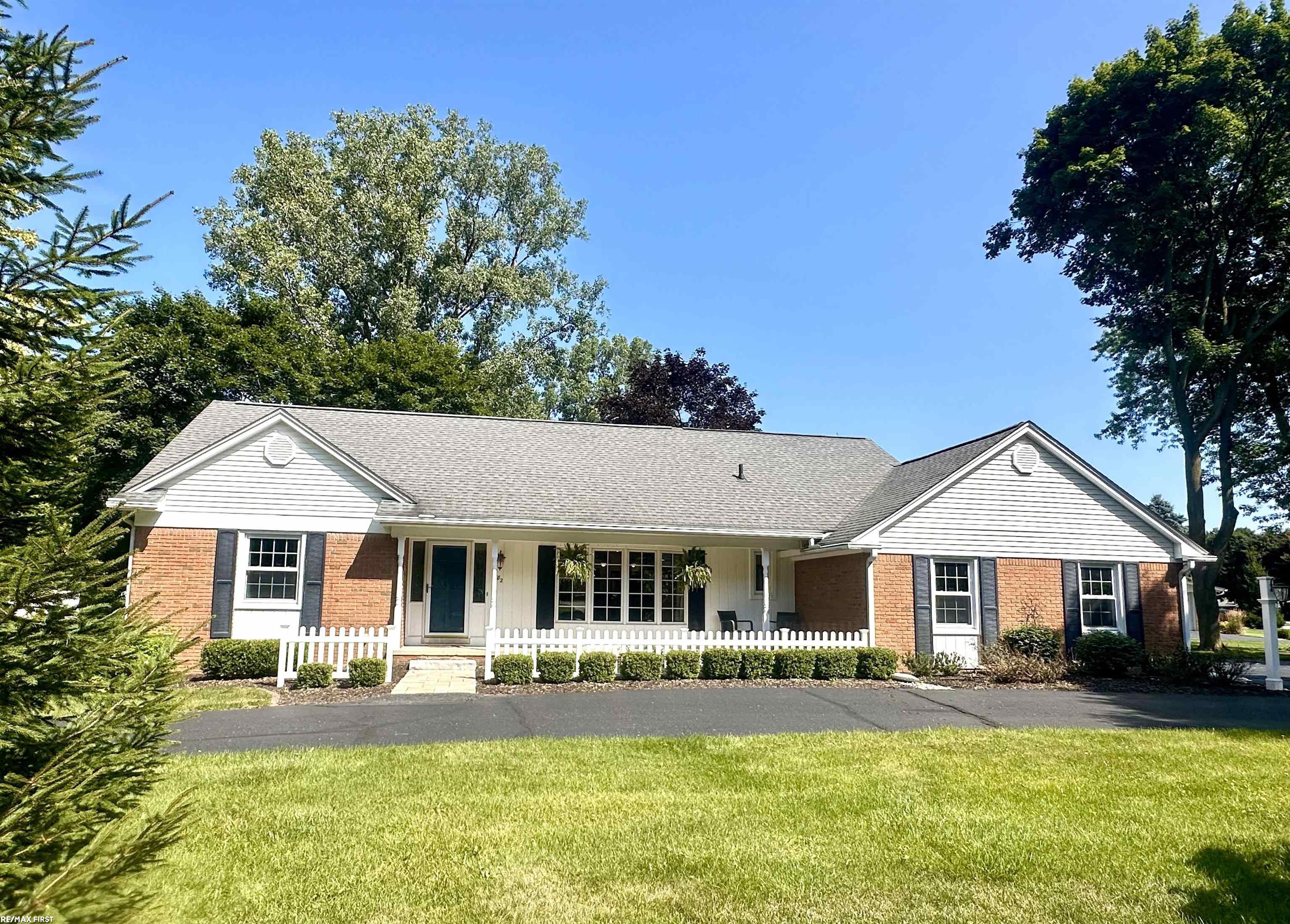 482 East Maryknoll Road Rochester, MI 48309 - Photo 1 of 66 50150074-8c61ede8-df3c-4f94-bd87-796598cb9b3f.JPG