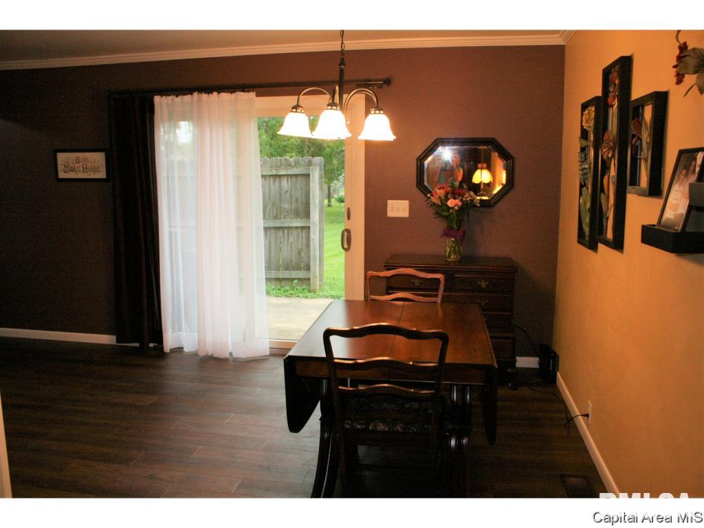 105 Dawn Drive Springfield, IL 62702 - Photo 4 of 18