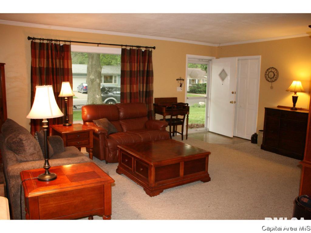 105 Dawn Drive Springfield, IL 62702 - Photo 6 of 18