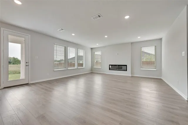 $363,590 | 808 Hayes Court, Crowley, TX 76036