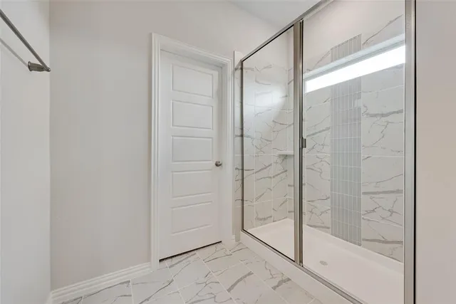 $363,590 | 808 Hayes Court, Crowley, TX 76036