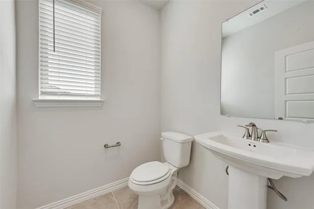 $363,590 | 808 Hayes Court, Crowley, TX 76036