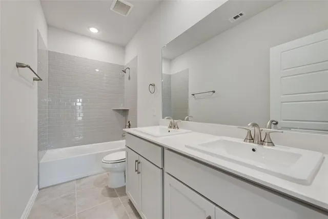 $363,590 | 808 Hayes Court, Crowley, TX 76036