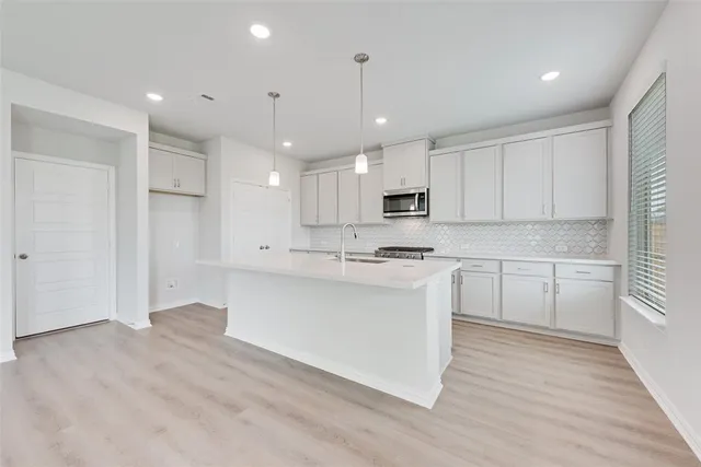 $363,590 | 808 Hayes Court, Crowley, TX 76036