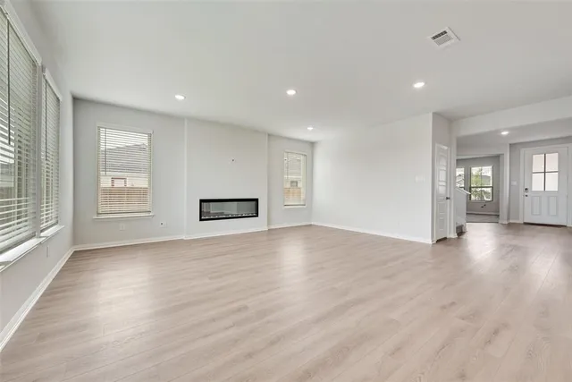 $363,590 | 808 Hayes Court, Crowley, TX 76036