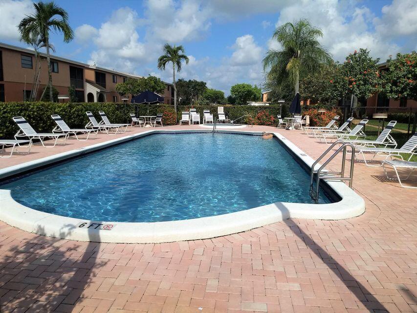 50 Southeast 12th Street, Unit 1330 Boca Raton, FL 33432 - Photo 8 of 11 Pool Villa Valencia