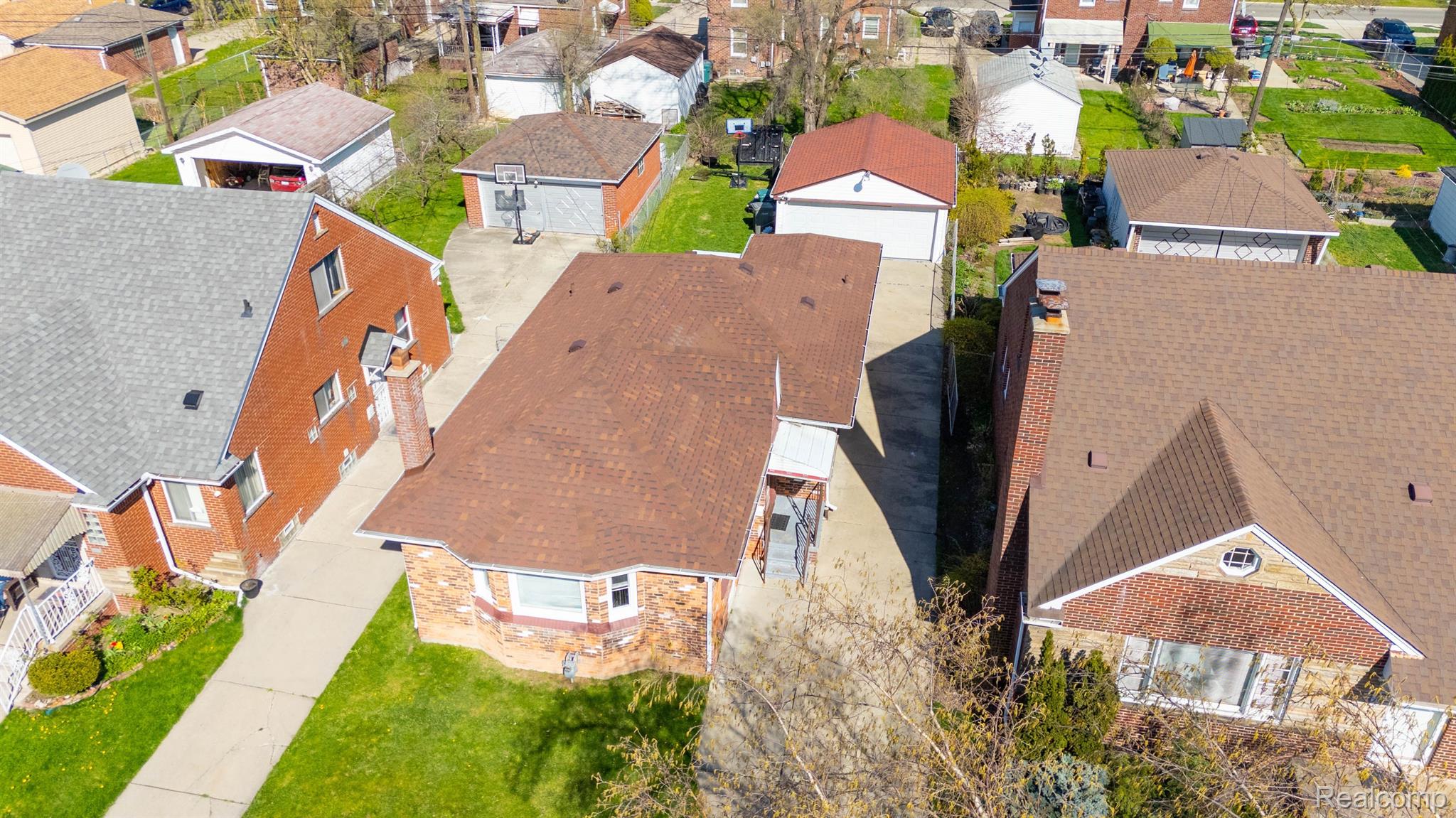 7636 Miller Road Dearborn, MI 48126 - Photo 3 of 31 Gallery Image 3