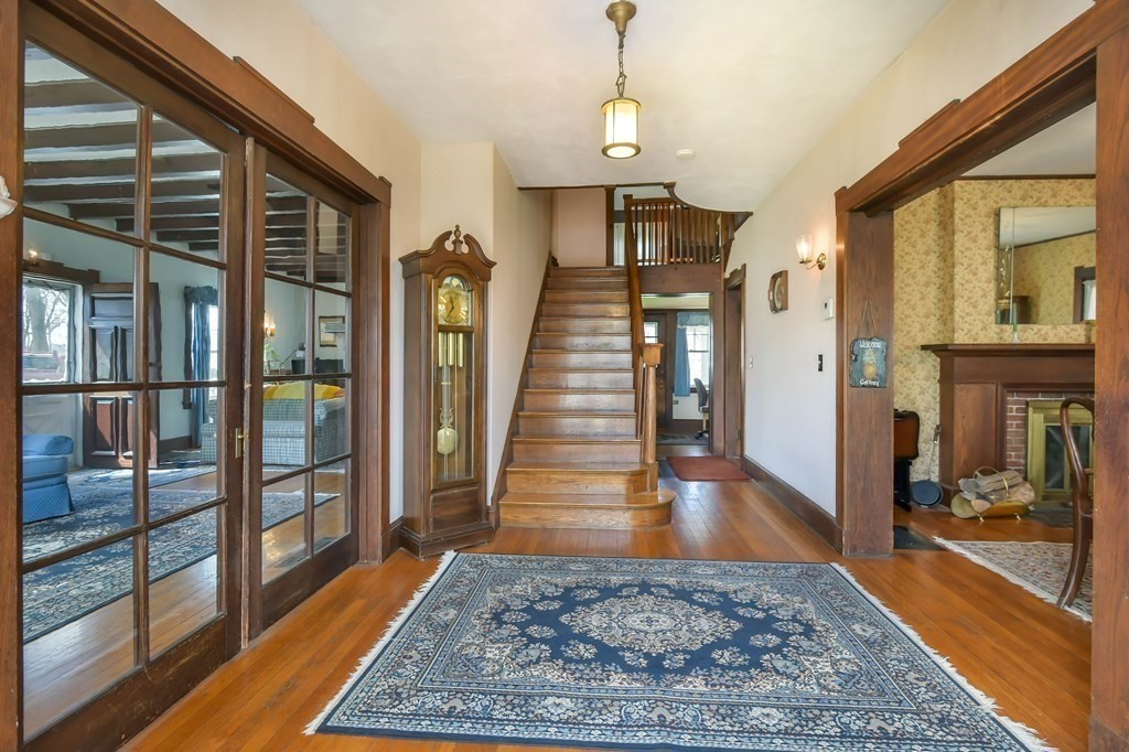 33 Arlington Road Woburn, MA 01801 - Photo 4 of 32 Gallery Image 4