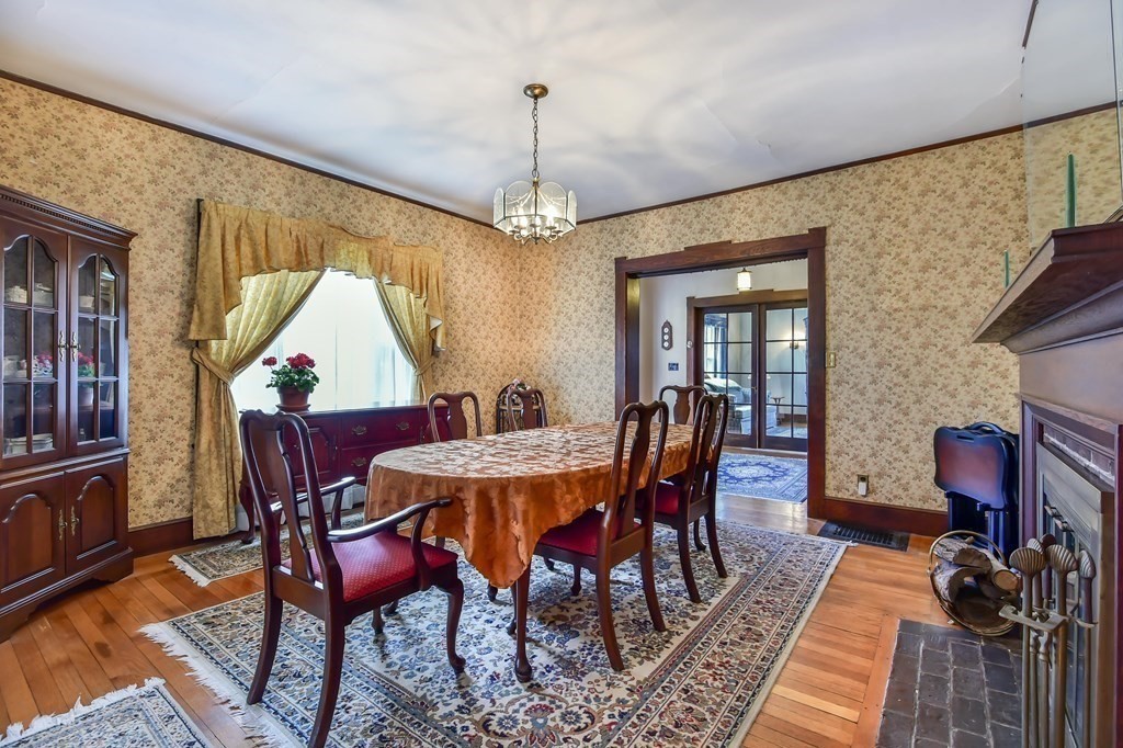 33 Arlington Road Woburn, MA 01801 - Photo 8 of 32 Gallery Image 8