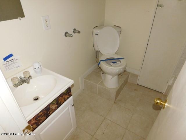 3507 Mt Eden Road Mount Eden, KY 40046 - Photo 15 of 20 Bathroom 2nd Floor