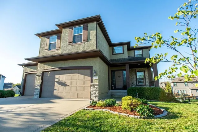 $460,000 | 1814 Cayhill Court, Warrensburg, MO 64093