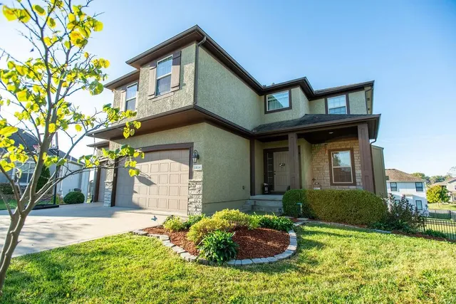 $460,000 | 1814 Cayhill Court, Warrensburg, MO 64093